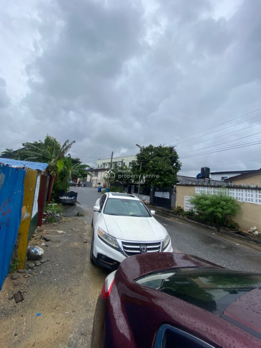 Spacious 3 Bedrooms Terrace Duplex, Off Adeniran Ogunsanya, Adeniran Ogunsanya, Surulere, Lagos, Terraced Duplex for Sale