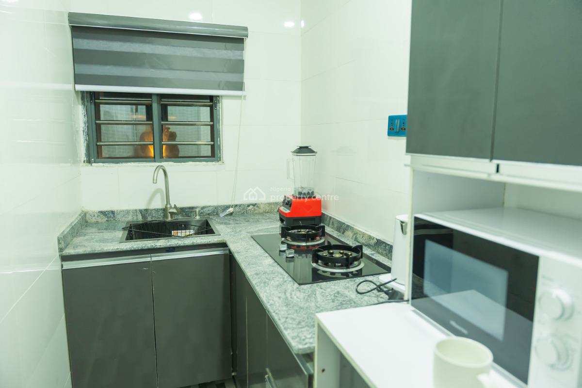 Zezis Suite: Mini Flat/apartment ,well Furnished Bedroom and Sitting, 1 Demi Bright Street, Off Okoloba Street, Jakpa Road, Effurun., Effurun, Uvwie, Delta, Flat / Apartment Short Let