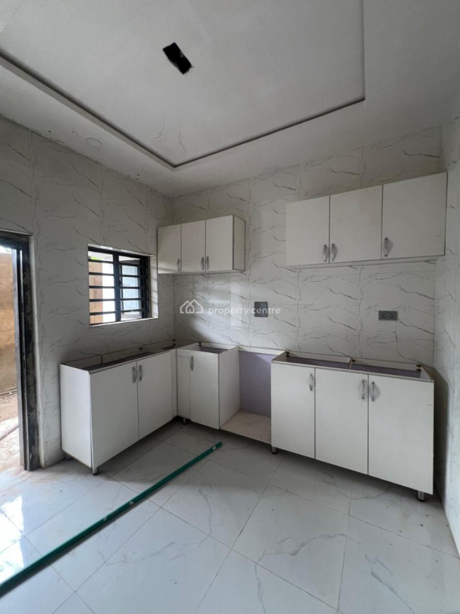 4 Until of 2 Bedroom Flat, Akilapa Isokan Estate, Ibadan, Oyo, Flat / Apartment for Rent