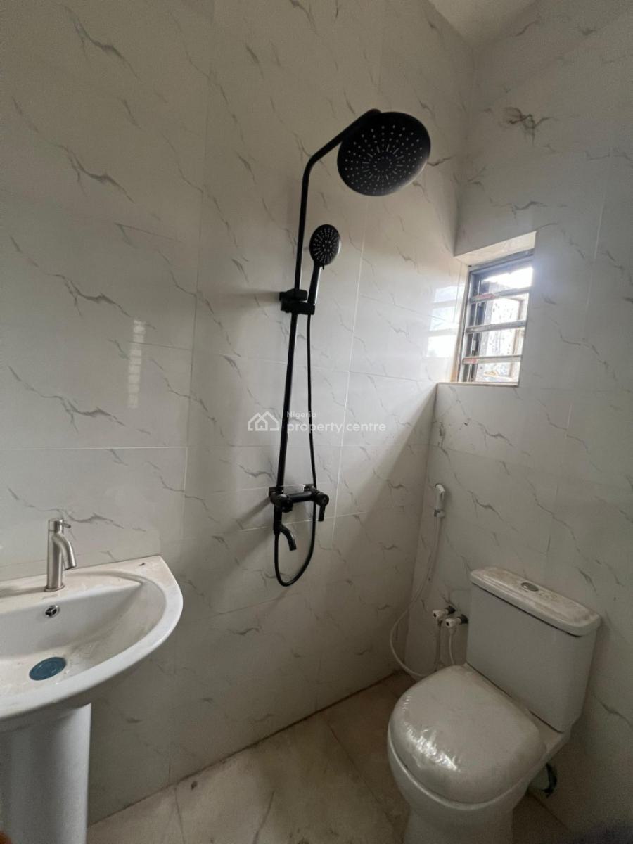 4 Until of 2 Bedroom Flat, Akilapa Isokan Estate, Ibadan, Oyo, Flat / Apartment for Rent