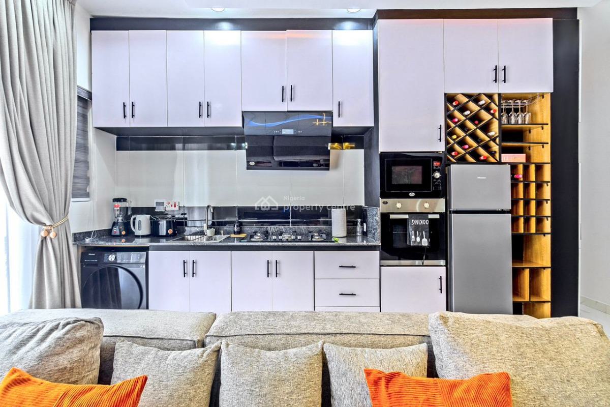 Our Beautiful 2 Bedroom City View Apartment with a Ps5, Swimming Pool,, Illasan, Ikate, Lekki, Lagos, Flat / Apartment Short Let