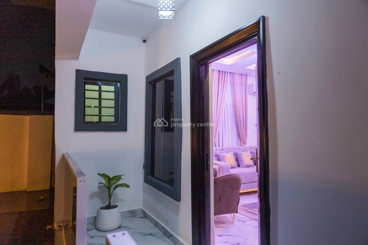 Olive Suite Luxury Mini Flat with Well Furnished Bedroom, 1 Demi Bright Street, Off Okoloba Street, Jakpa Road., Effurun, Uvwie, Delta, Flat / Apartment Short Let