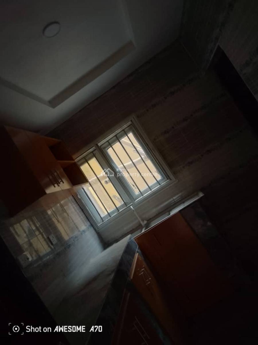 Mixed Use Units of Flats with Sweet Modern Facilities, Elebu,off Akala Express Ibadan, Ibadan, Oyo, Flat / Apartment for Rent