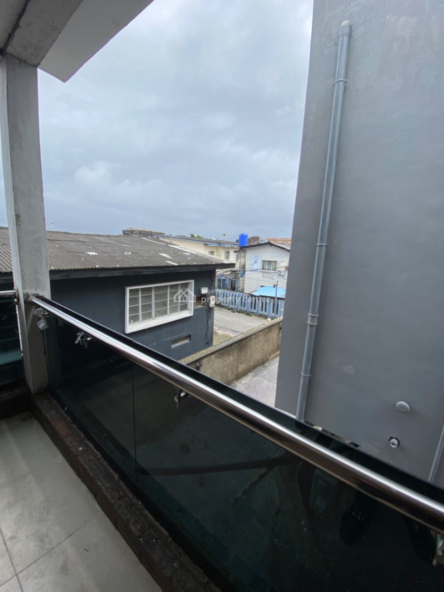 4 Bedrooms Detached Duplex, Off Adelabu, Adelabu, Surulere, Lagos, Detached Duplex for Sale
