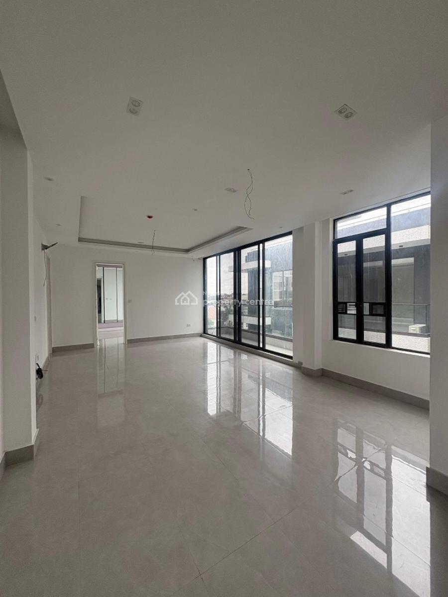Luxury 3 Bedroom Apartment with Swimming Pool and a Gym, Admiralty Road, Lekki Phase 1, Lekki, Lagos, Flat / Apartment for Rent