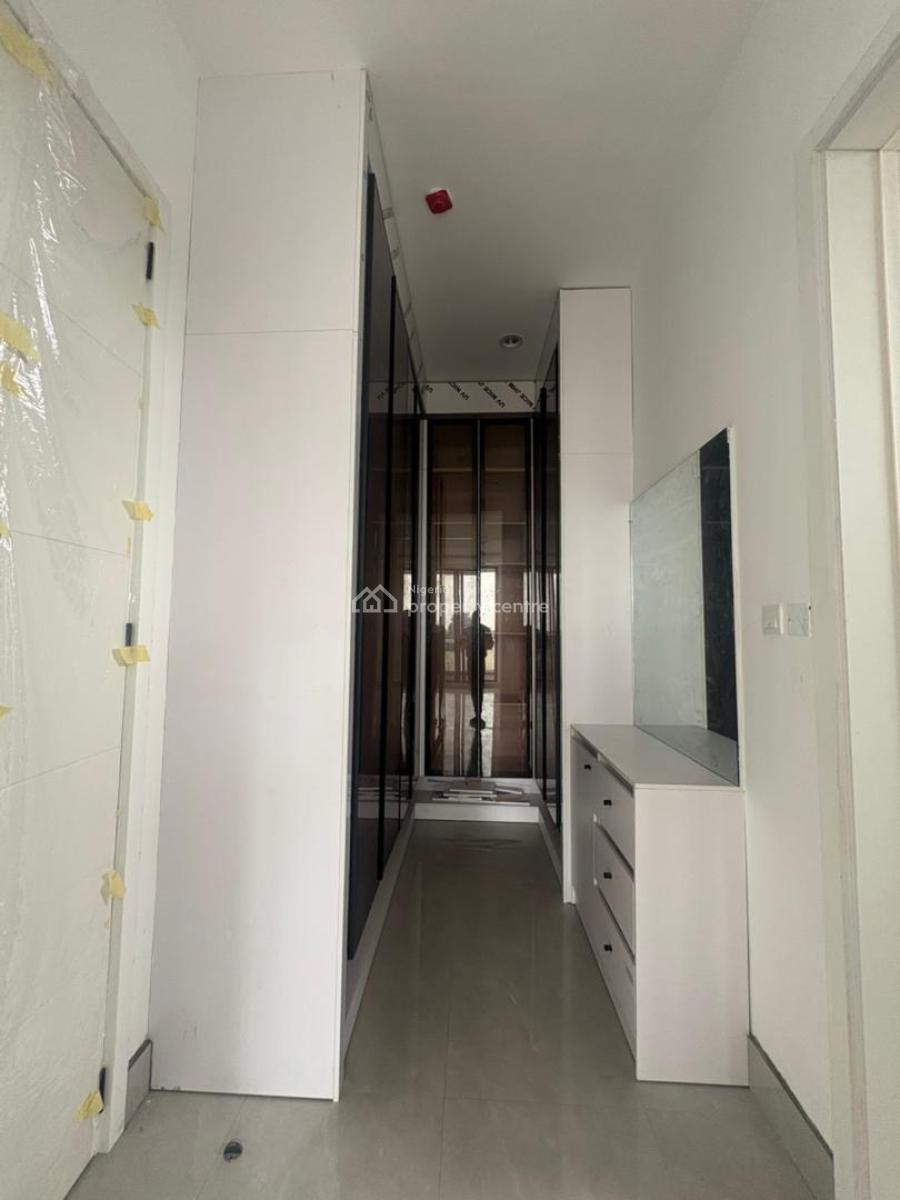 Luxury 3 Bedroom Apartment with Swimming Pool and a Gym, Admiralty Road, Lekki Phase 1, Lekki, Lagos, Flat / Apartment for Rent