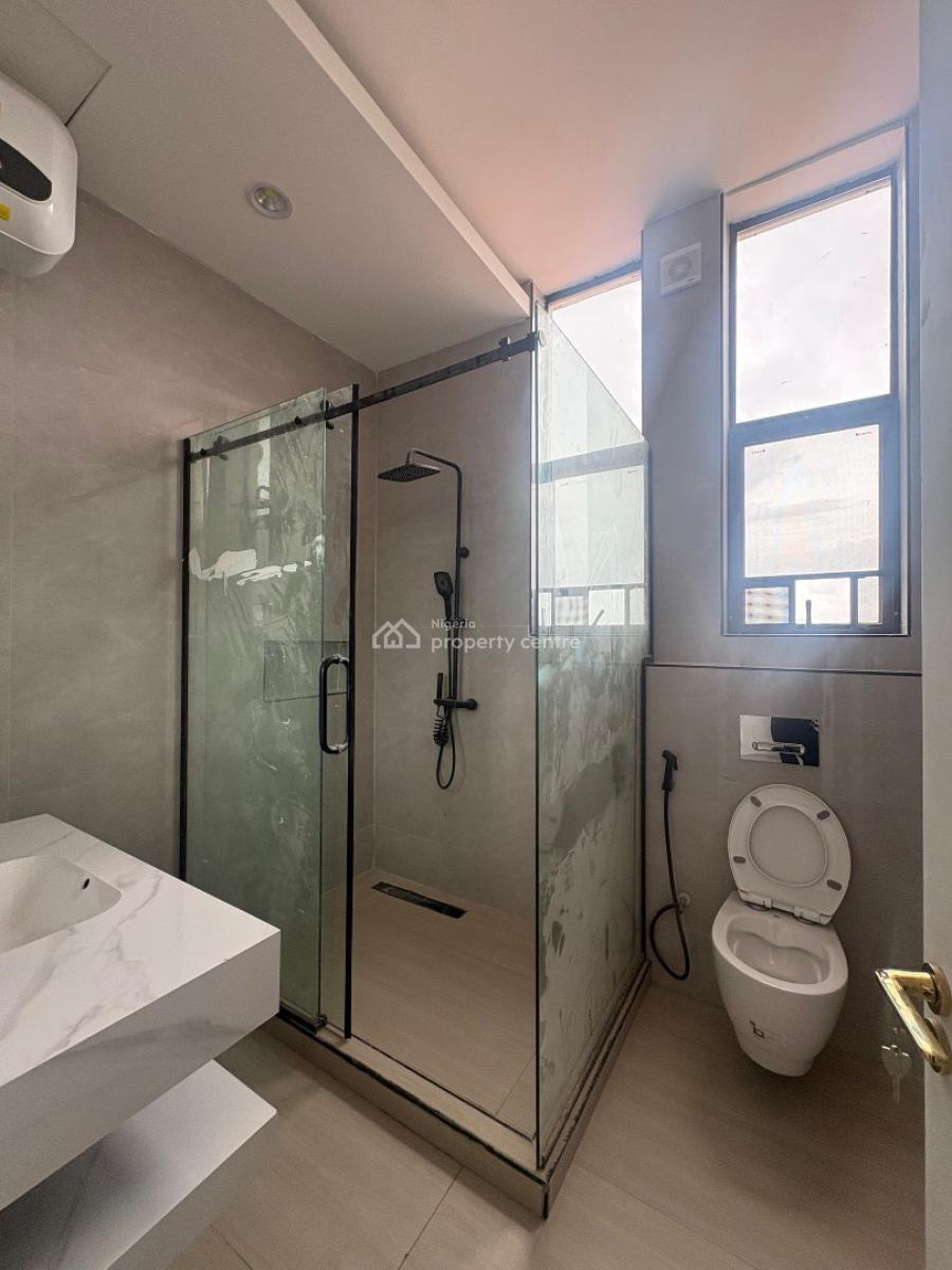 Luxury 3 Bedroom Apartment with Swimming Pool and a Gym, Admiralty Road, Lekki Phase 1, Lekki, Lagos, Flat / Apartment for Rent