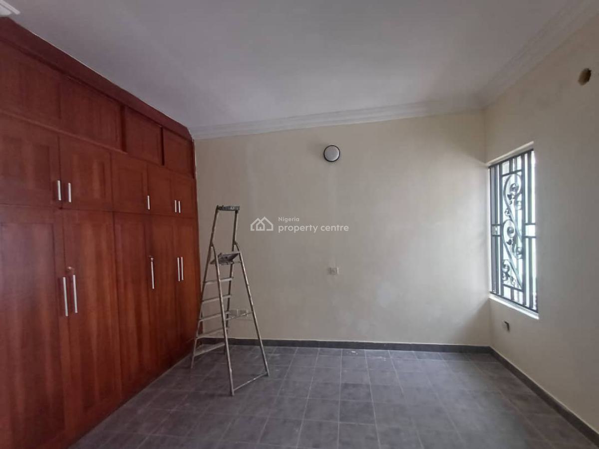 Spacious 3 Bedroom Apartment with Bq, Off Admiralty Way, Lekki Phase 1, Lekki, Lagos, Flat / Apartment for Rent
