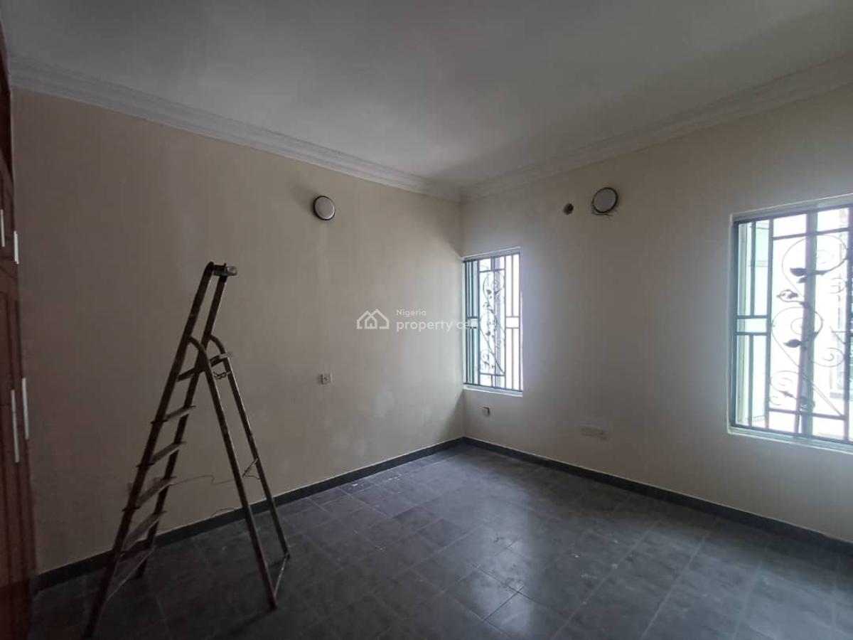 Spacious 3 Bedroom Apartment with Bq, Off Admiralty Way, Lekki Phase 1, Lekki, Lagos, Flat / Apartment for Rent