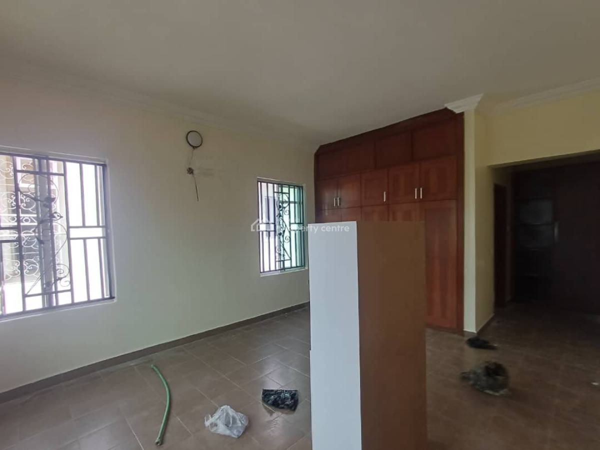 Spacious 3 Bedroom Apartment with Bq, Off Admiralty Way, Lekki Phase 1, Lekki, Lagos, Flat / Apartment for Rent