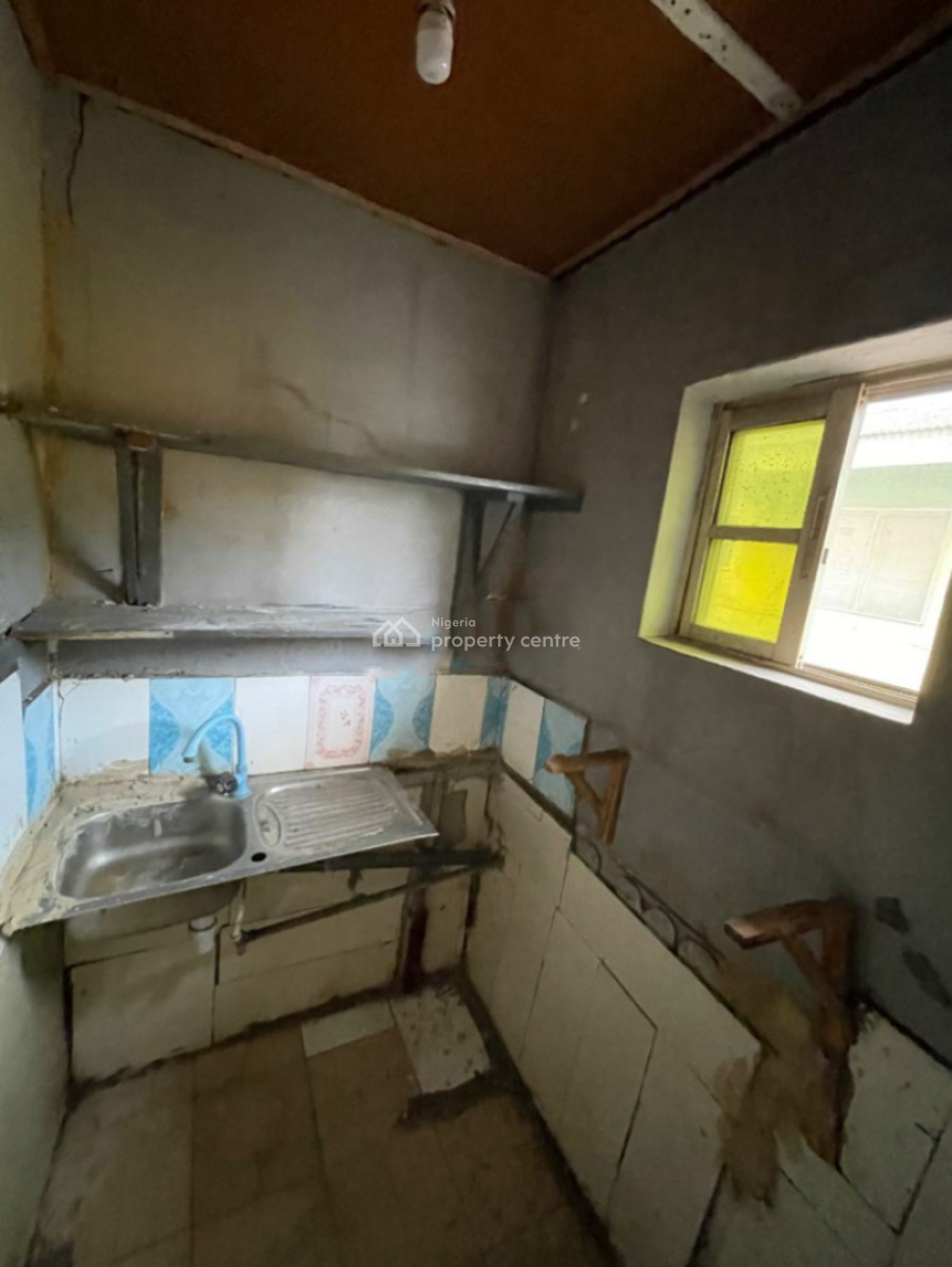 Spacious Upstairs Mini Flat in Gated Compound, Iyana Oworo, Oworonshoki, Kosofe, Lagos, Mini Flat (room and Parlour) for Rent