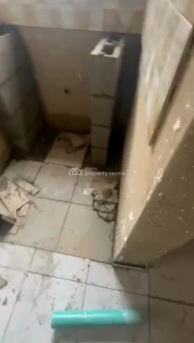 Very Decent and Spacious Ground Floor Roomself Apartment Roy, Shomolu, Shomolu, Lagos, Self Contain (single Rooms) for Rent