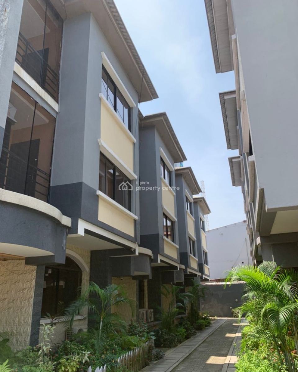 4 Bedroom Apartment with a Room Self-contain, Victoria Island (vi), Lagos, Flat / Apartment for Rent