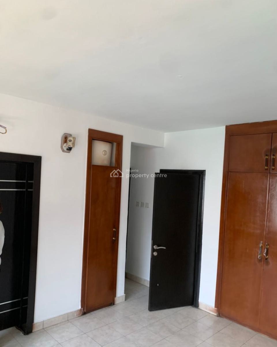 4 Bedroom Apartment with a Room Self-contain, Victoria Island (vi), Lagos, Flat / Apartment for Rent