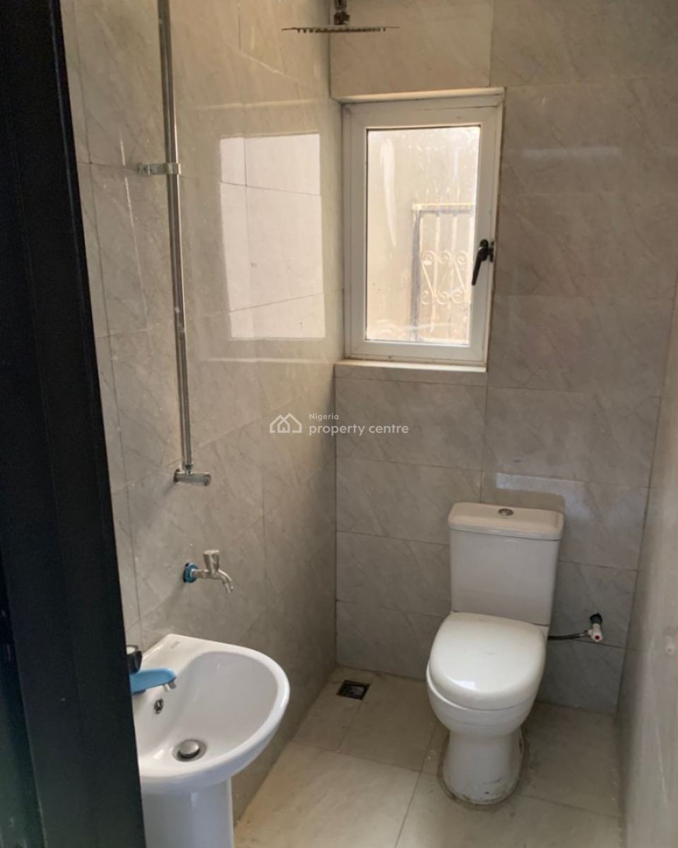 4 Bedroom Apartment with a Room Self-contain, Victoria Island (vi), Lagos, Flat / Apartment for Rent