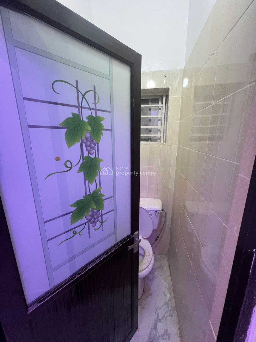 Super Clean 2-bedroom Flat All Rooms En-suite, Off Admiralty Way, Lekki Phase 1, Lekki, Lagos, Flat / Apartment for Rent