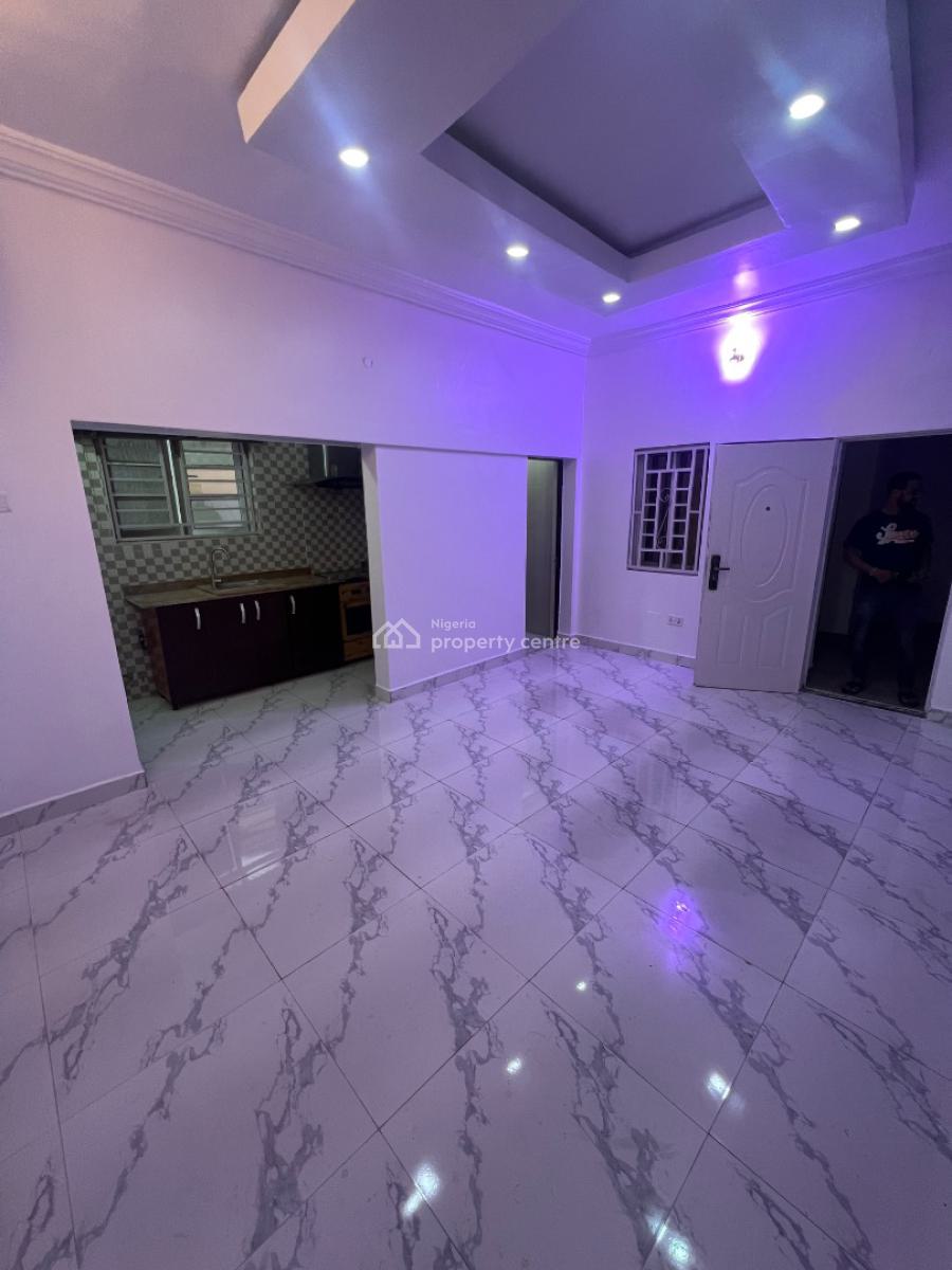 Super Clean 2-bedroom Flat All Rooms En-suite, Off Admiralty Way, Lekki Phase 1, Lekki, Lagos, Flat / Apartment for Rent