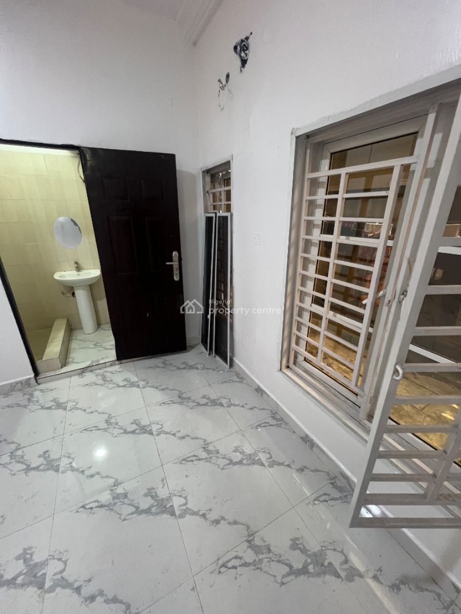 Super Clean 2-bedroom Flat All Rooms En-suite, Off Admiralty Way, Lekki Phase 1, Lekki, Lagos, Flat / Apartment for Rent