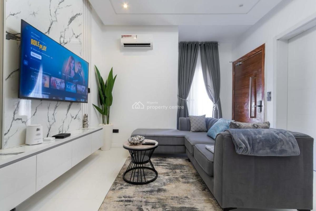 Luxury and Spacious 2 Bedroom Maisonette with 2 Balconies,pool and Gy, Lekki Phase 1, Lekki, Lagos, Flat / Apartment Short Let