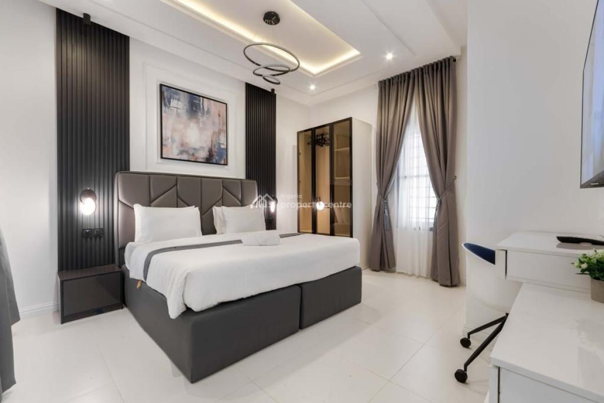 Luxury and Spacious 2 Bedroom Maisonette with 2 Balconies,pool and Gy, Lekki Phase 1, Lekki, Lagos, Flat / Apartment Short Let
