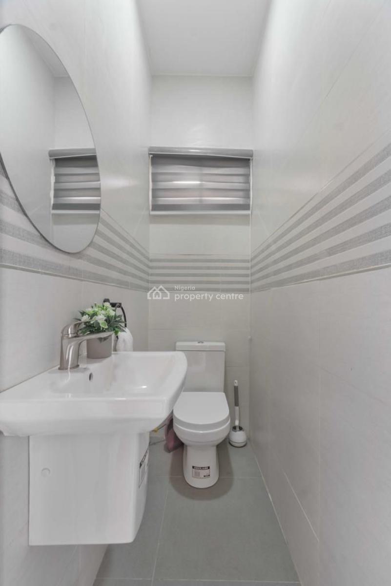 Luxury and Spacious 2 Bedroom Maisonette with 2 Balconies,pool and Gy, Lekki Phase 1, Lekki, Lagos, Flat / Apartment Short Let