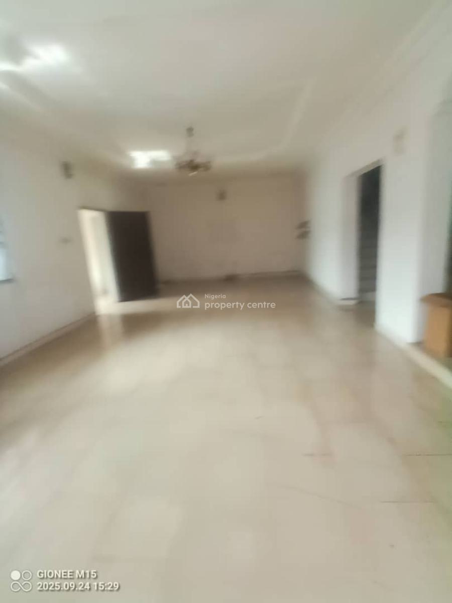Commercial Duplex  5 Bedroom with Bq, Lekki Phase 1, Lekki, Lagos, Commercial Property for Rent