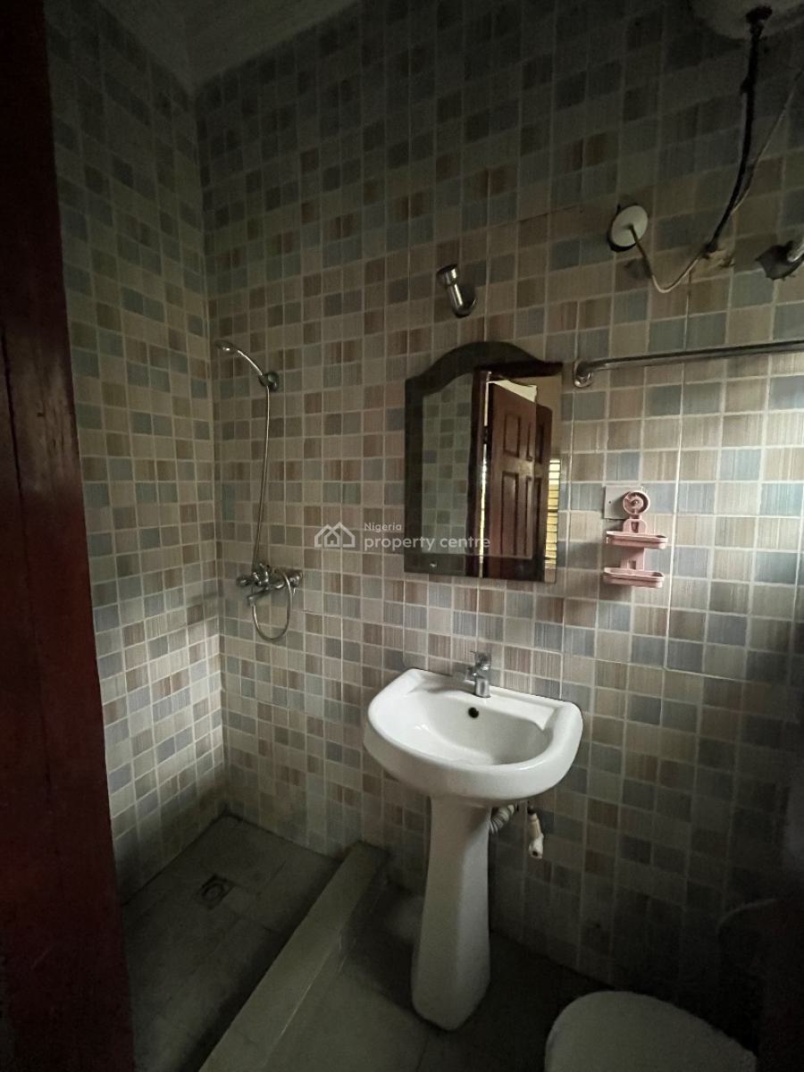Exclusive 2 Bedroom Apartment, Unilag Estate, Gra Phase 1, Magodo, Lagos, Flat / Apartment for Rent