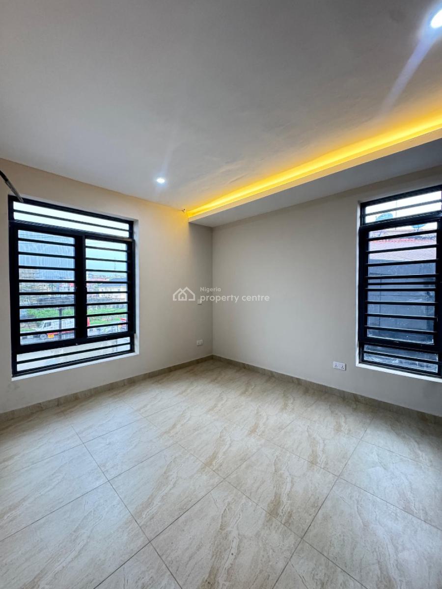 3 Bedroom Apartment with a Bq ( Location Is Best for Air Bnb), Lekki Phase 1, Lekki, Lagos, Flat / Apartment for Sale