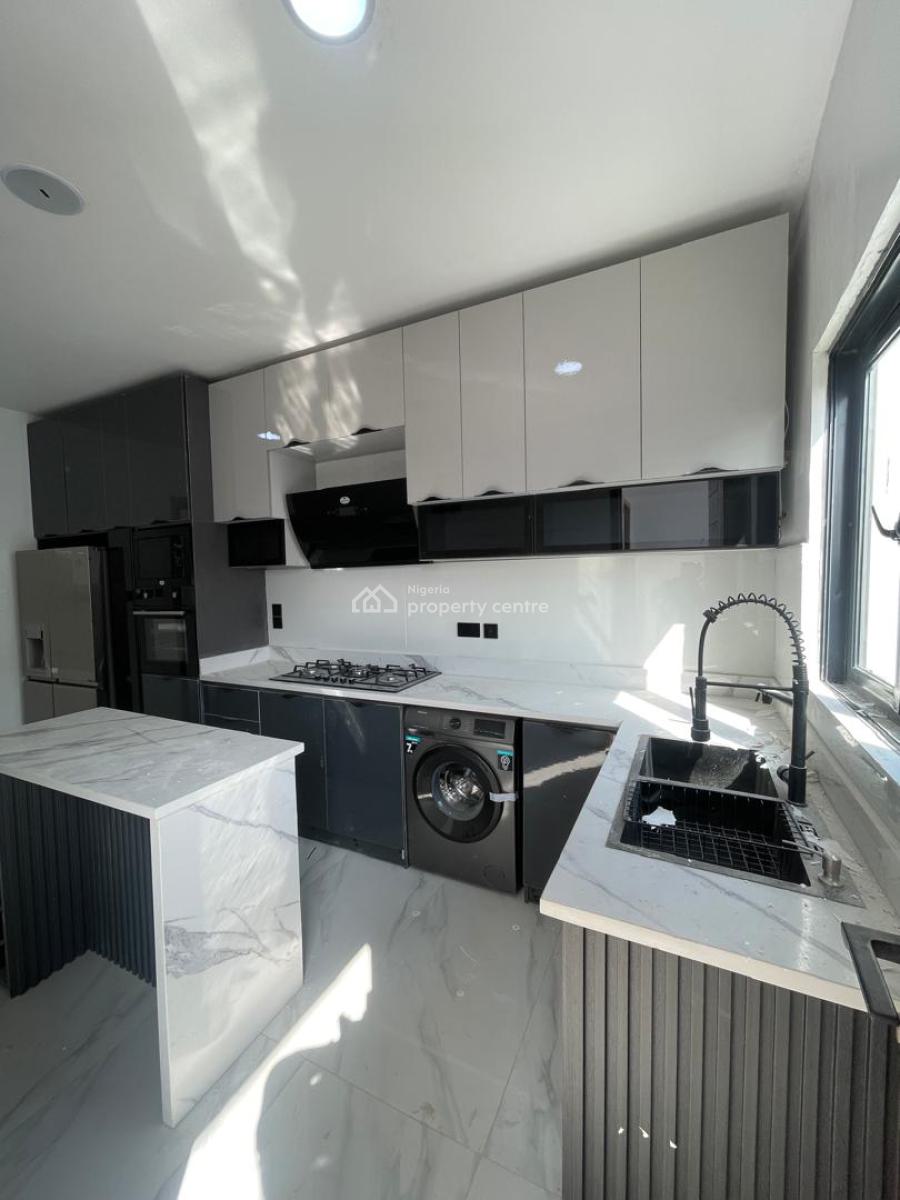 The Most Expensive But Definitely Worth It,  2 Bedroom Apartment in Le, Comes with an Ensuite Bq,gym, Elevator,  Water Treatment, Lekki Phase 1, Lekki, Lagos, Flat / Apartment for Sale