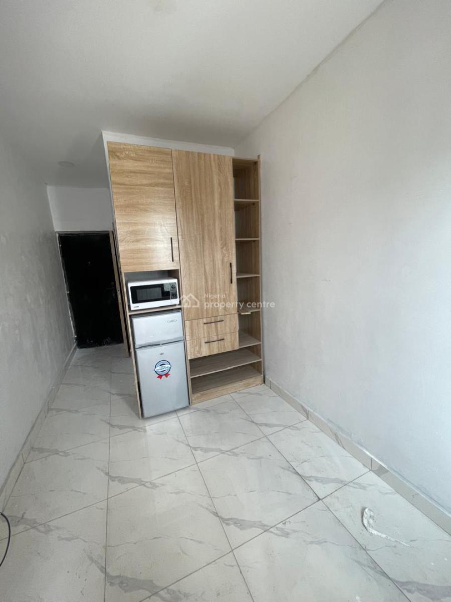 The Most Expensive But Definitely Worth It,  2 Bedroom Apartment in Le, Comes with an Ensuite Bq,gym, Elevator,  Water Treatment, Lekki Phase 1, Lekki, Lagos, Flat / Apartment for Sale