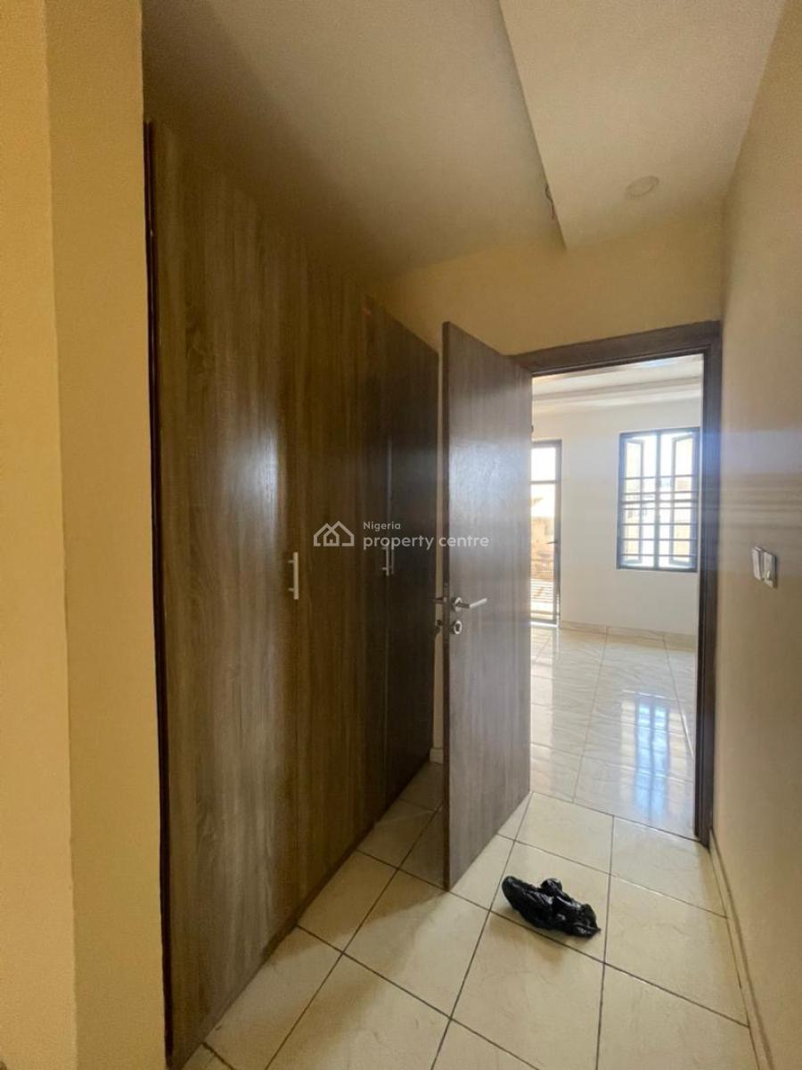 Neat 2 Bedroom Apartment and a Bq in an Access Control Estate, Ocean Breeze, Ologolo, Lekki, Lagos, Flat / Apartment for Rent