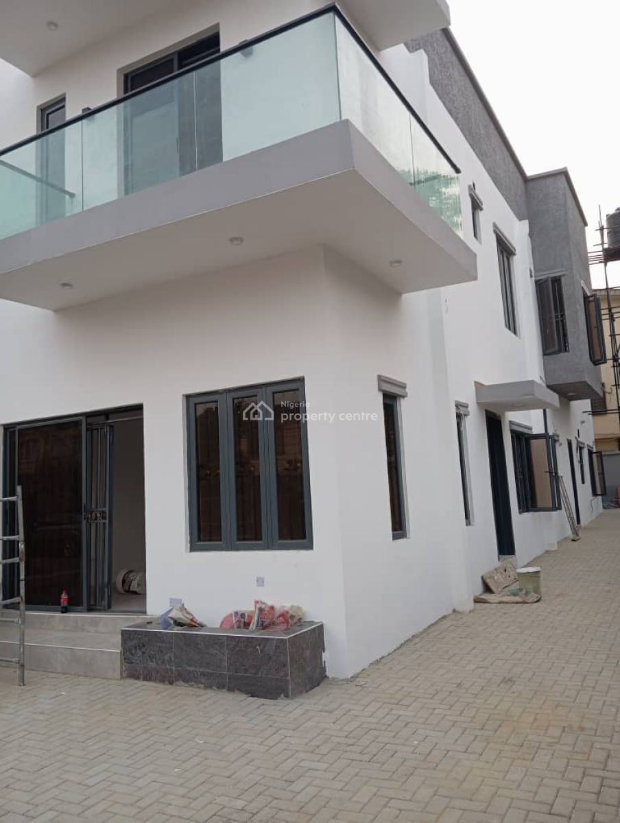 Teasefully 4 Bedrooms Semi-detached Duplex with a Room Bq, Anthony, Maryland, Lagos, Semi-detached Duplex for Sale