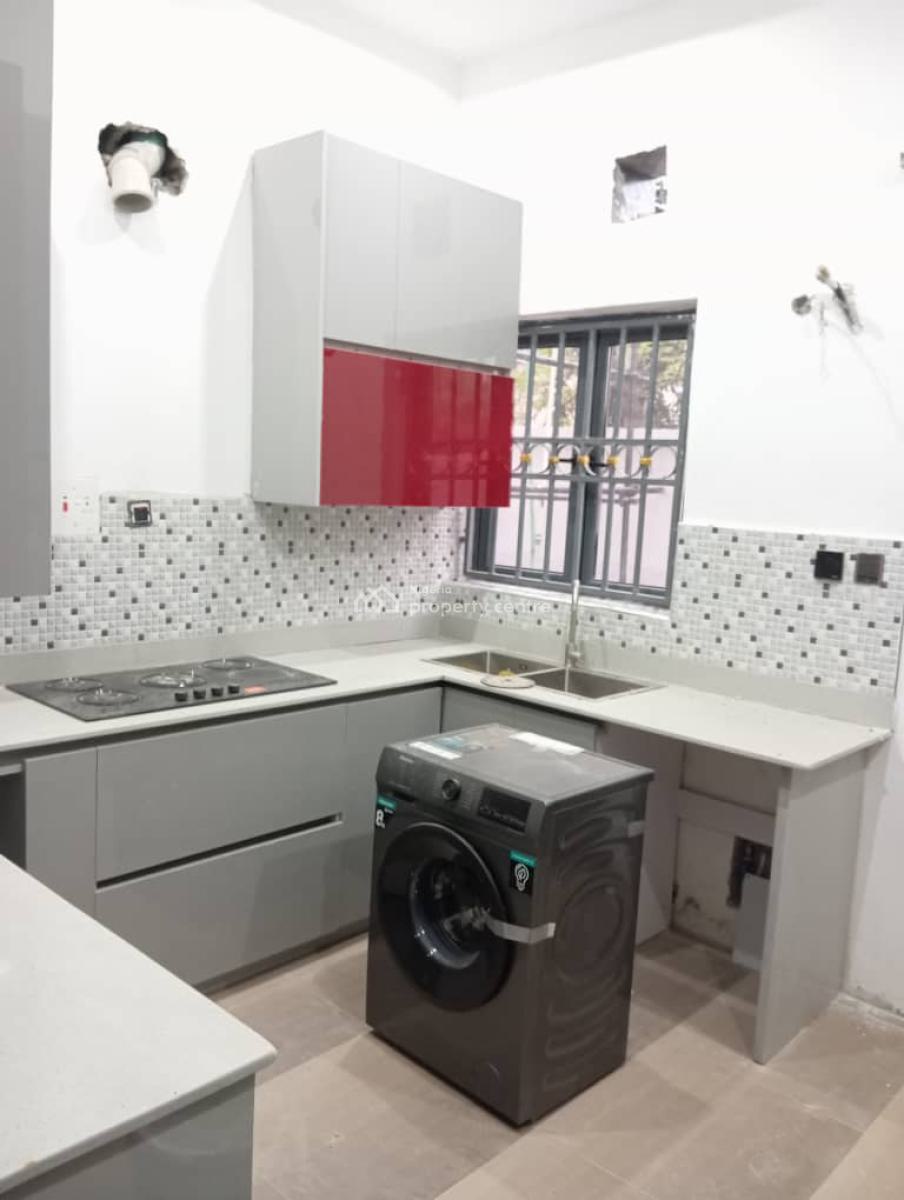 Teasefully 4 Bedrooms Semi-detached Duplex with a Room Bq, Anthony, Maryland, Lagos, Semi-detached Duplex for Sale
