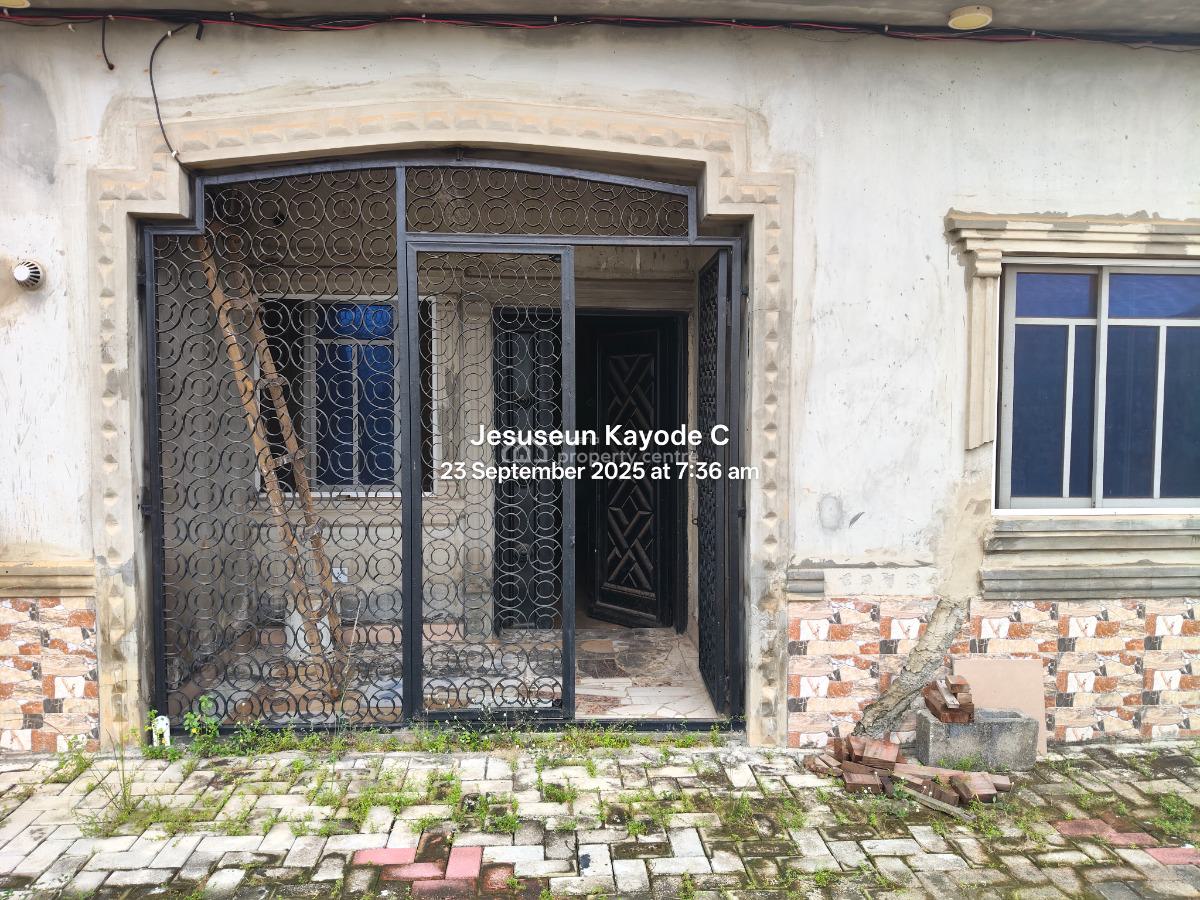 Newly Built 2 Bedroom Ground Floor Front Flat, First Avenue Off Kilaso Way Off Baale Way Magbon Imowonla, Ikorodu, Lagos, Flat / Apartment for Rent