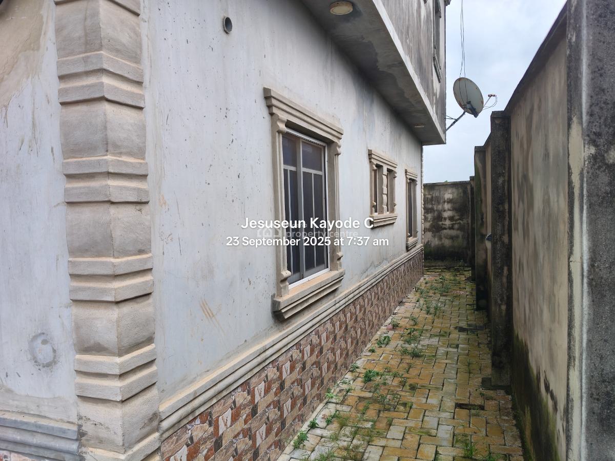 Newly Built 2 Bedroom Ground Floor Front Flat, First Avenue Off Kilaso Way Off Baale Way Magbon Imowonla, Ikorodu, Lagos, Flat / Apartment for Rent