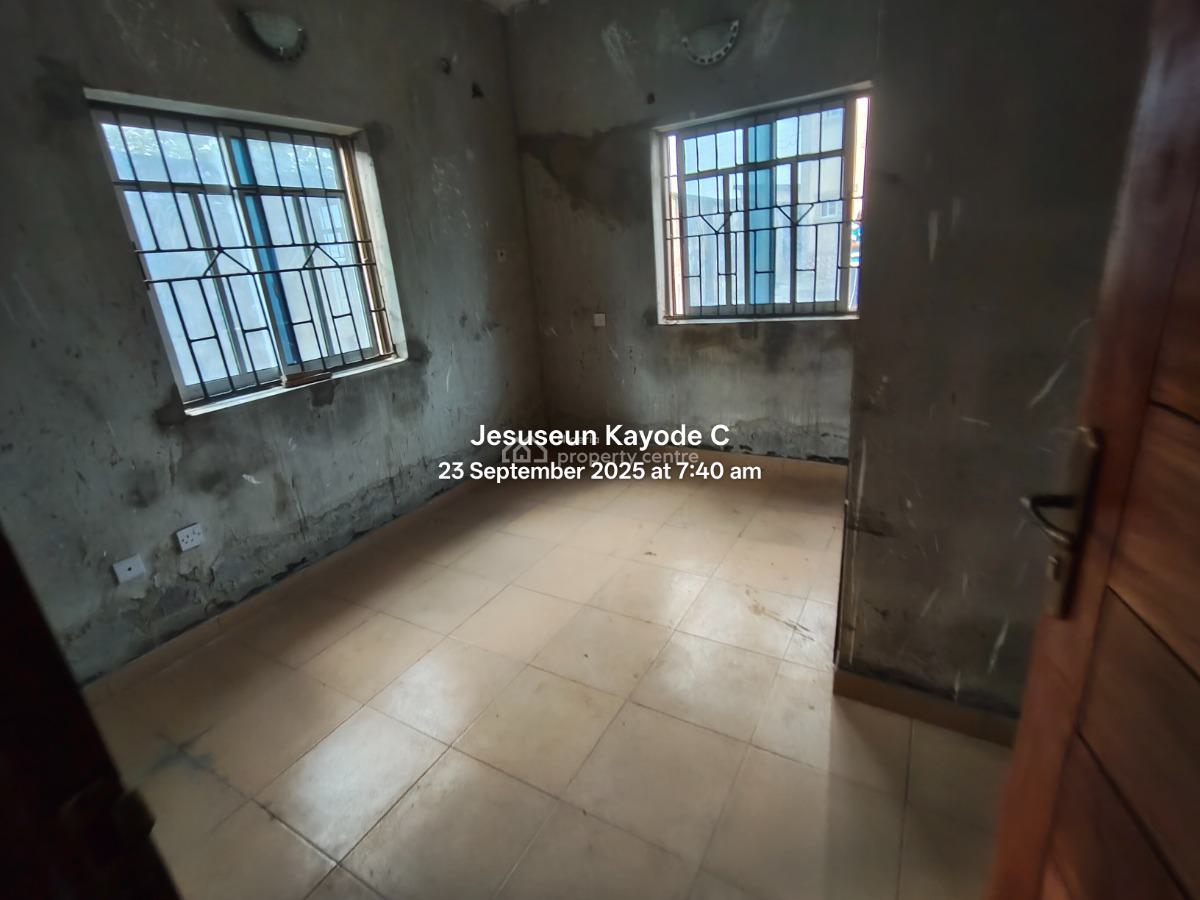 Newly Built 2 Bedroom Ground Floor Front Flat, First Avenue Off Kilaso Way Off Baale Way Magbon Imowonla, Ikorodu, Lagos, Flat / Apartment for Rent