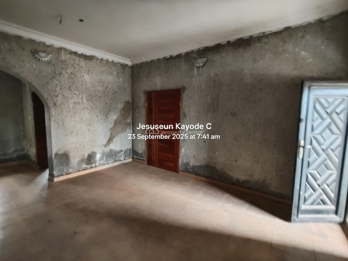 Newly Built 2 Bedroom Ground Floor Front Flat, First Avenue Off Kilaso Way Off Baale Way Magbon Imowonla, Ikorodu, Lagos, Flat / Apartment for Rent