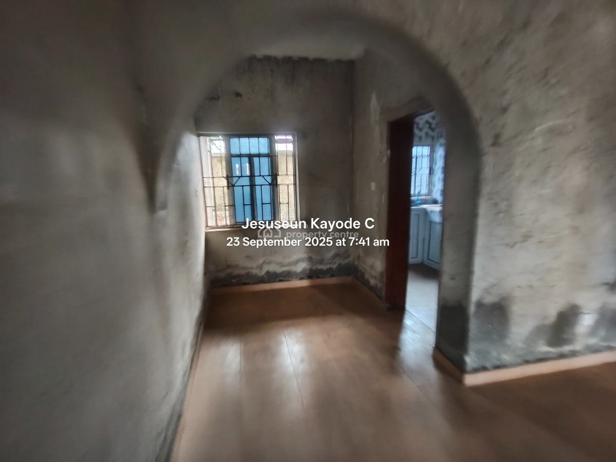 Newly Built 2 Bedroom Ground Floor Front Flat, First Avenue Off Kilaso Way Off Baale Way Magbon Imowonla, Ikorodu, Lagos, Flat / Apartment for Rent