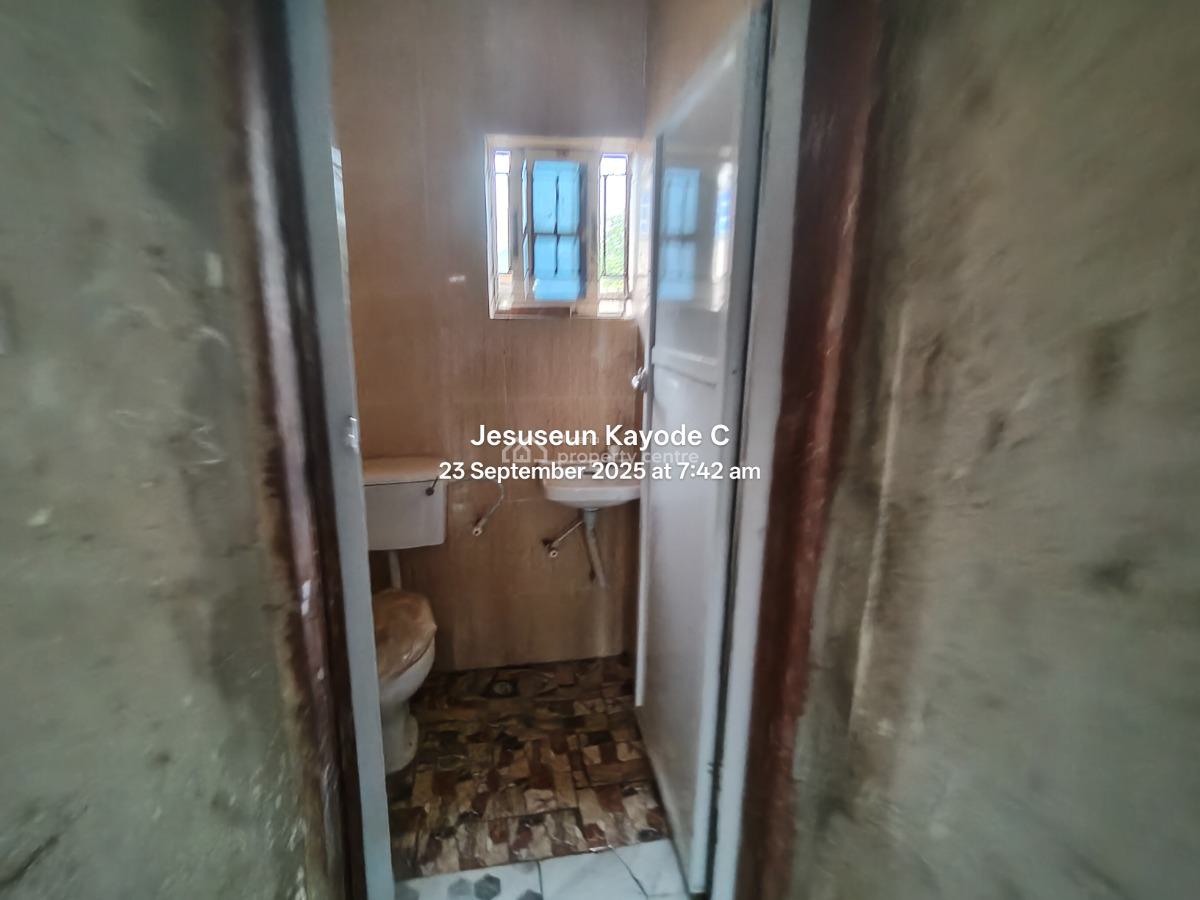 Newly Built 2 Bedroom Ground Floor Front Flat, First Avenue Off Kilaso Way Off Baale Way Magbon Imowonla, Ikorodu, Lagos, Flat / Apartment for Rent