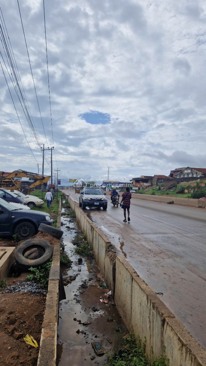 Commercial Land Measuring Well Over an Acre, Just After Jeje Filling Station Along The Express Way, Alakia, Ibadan, Oyo, Commercial Land for Sale