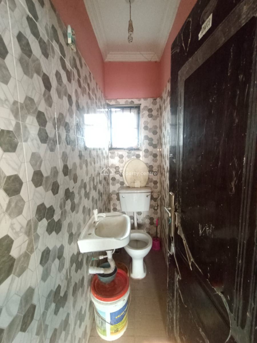 Room and Parlor Shop/office Space Available, Agbowo, Ibadan, Oyo, Shop for Rent