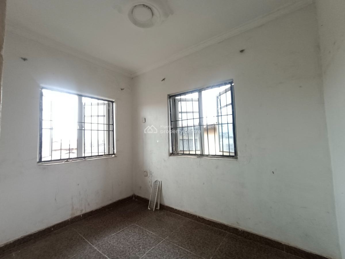 Room and Parlor Shop/office Space Available, Agbowo, Ibadan, Oyo, Shop for Rent