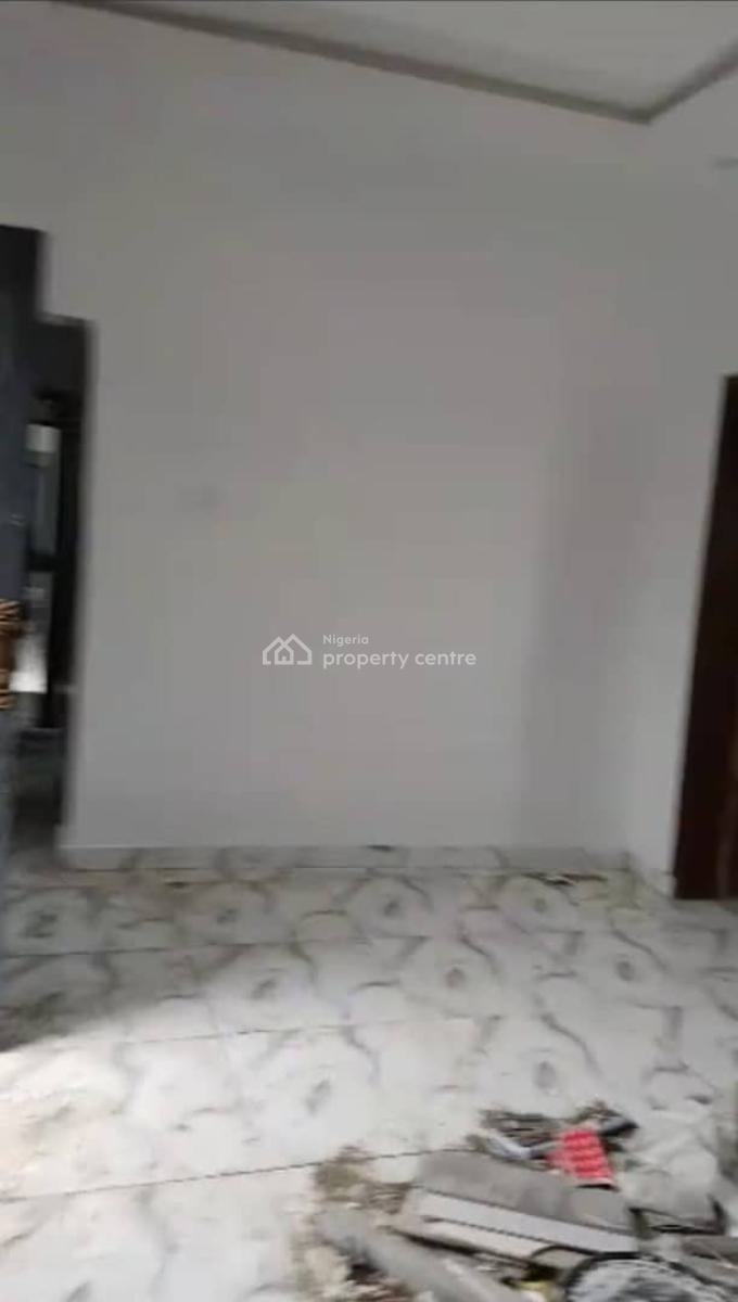 Lovely 2 Bedroom Flat, Off Aguda, Surulere, Lagos, Flat / Apartment for Rent