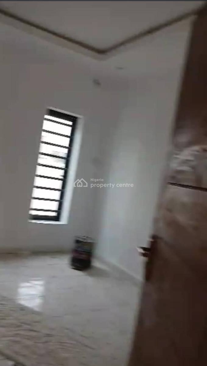 Lovely 2 Bedroom Flat, Off Aguda, Surulere, Lagos, Flat / Apartment for Rent