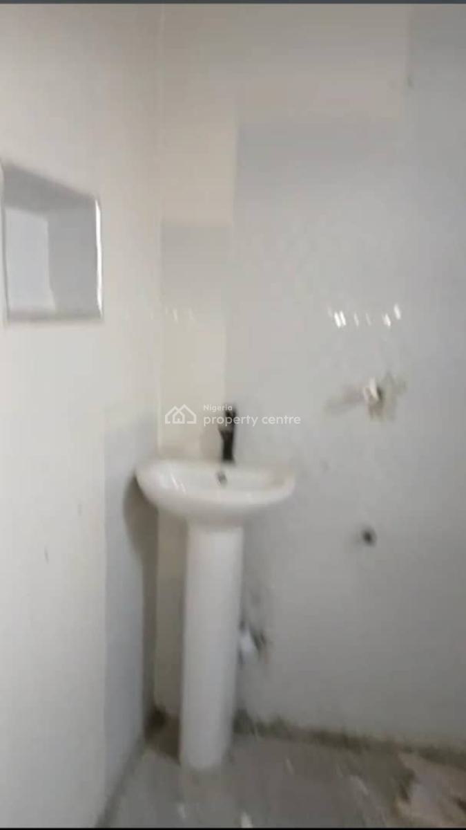 Lovely 2 Bedroom Flat, Off Aguda, Surulere, Lagos, Flat / Apartment for Rent