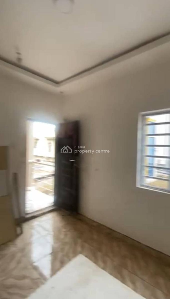 Lovely 2 Bedroom Flat, Off Diya Road By Depperlife Church Hq, Gbagada, Lagos, Flat / Apartment for Rent