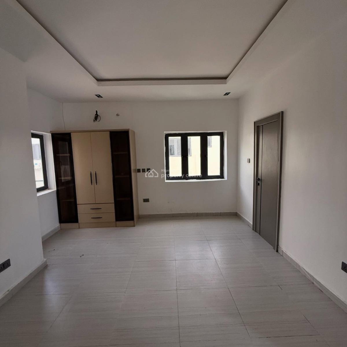 Elegant 2 Bedroom Penthouse, Lugbe District, Abuja, Flat / Apartment for Sale