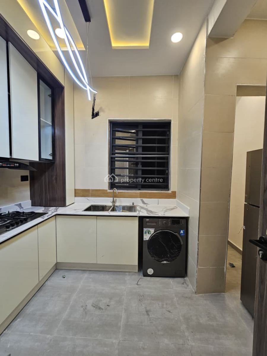 Newly Built 2 Bedroom Apartment with Elevator and Swimming Pool, Lekki Phase 1, Lekki, Lagos, Block of Flats for Sale