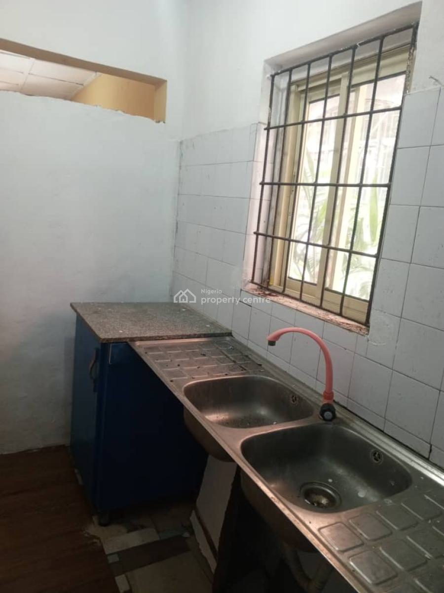Self Contain, Off Kilo, Surulere, Lagos, Self Contain (single Rooms) for Rent