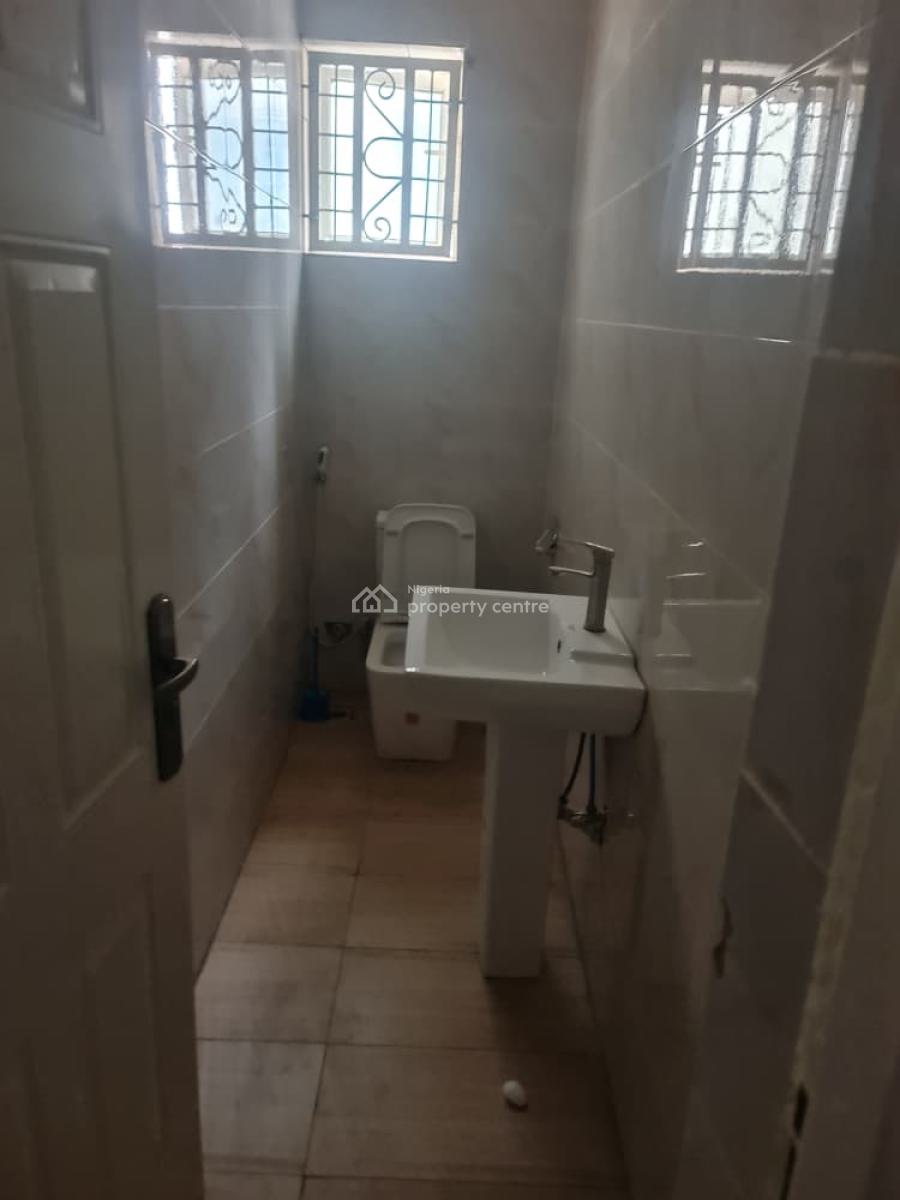 Luxury Spacious 2 Bedroom Apartment, Von Estate Road, Lugbe District, Abuja, Flat / Apartment for Rent